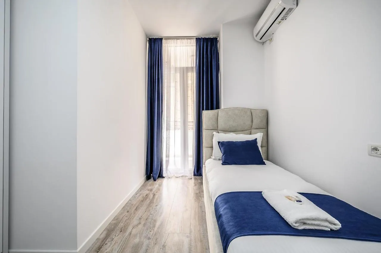 Miku Apartment-Modernly Designed Downtown Tirana 0*,